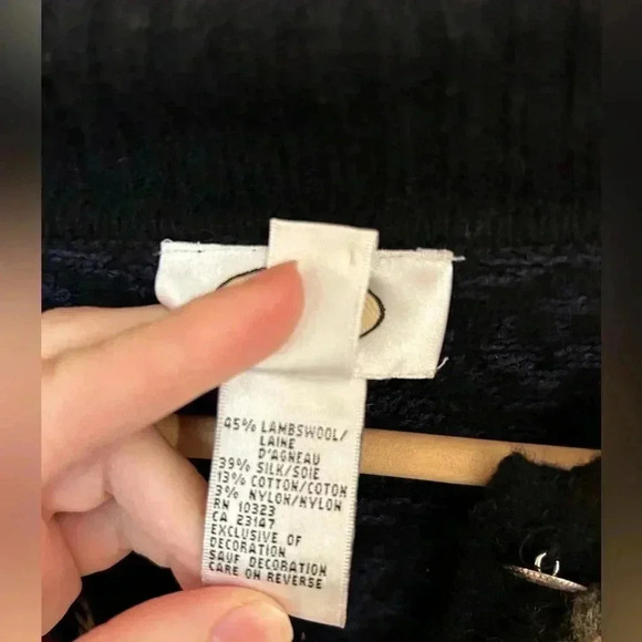 VTG TALBOTS Lambswool/silk blend embroidered collar button down cardigan sz M - Picture 6 of 7